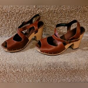 ❤️ Ugg platform heels, size 6.5